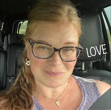 Alison Warnock's Instagram, Twitter & Facebook