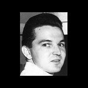 Freeman Elliot es más conocido por los tres blocs de dibujo de artista...