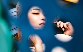 Capturing authentic life moments