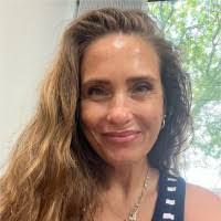 Elizabeth Lord's Instagram, Twitter & Facebook