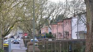 The ernst may haus & museum is a small museum in frankfurt that is dedicated to german architect and city planner ernst may. Ernst May Siedlung Leerstand In Westhausen Frankfurt