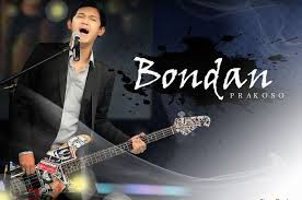 *) am g merana kini aku merana dm am kekasih tercinta entah kemana am g sendiri kini ku dibalut sepi dm am tiada tempat tuk bercurah lagi **) am g dimana kini entah dimana dm am bunga impian yang indah dimata am g. Jotjxsrufa1rdm