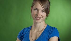 Jeune coopératrice fortement convaincue