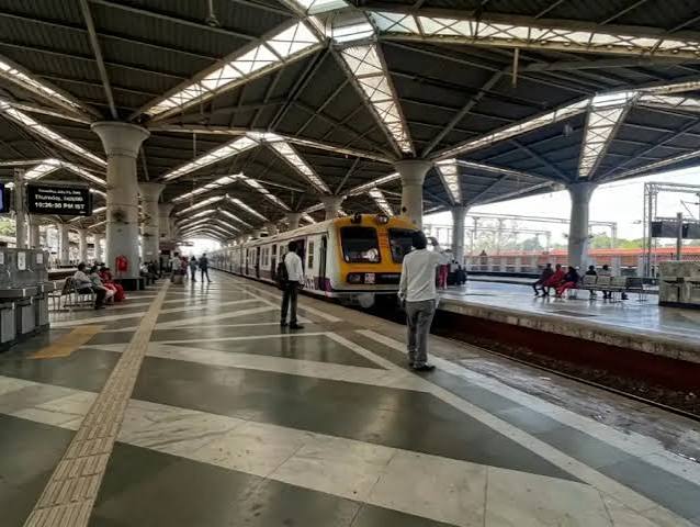 Mumbai Local Season Ticket 2026: Booking, Rules and Fares