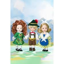 Mattel 2000 kelly club circus performer maria doll with wand (mattel kelly and friends dolls and accessories) at donna's korner kollectibles. Kelly Doll And Friends H6903 Barbie Signature