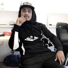 Spotted Rapper Divine Rocking His Attiitude Get This B W Snapback Cap And Hoodie On Offer Now Explore The Range And Sh Hoodies Rappers Tshirt Denim Hoodie New delhi, dec 7 (ians) singer armaan malik might have beaten rapper divine in the best india act category at the recent mtv europe music awards, but there is no bad blood between the two.
