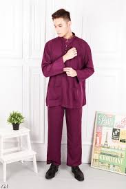 Baju kurung cekak musang adalah sama dengan baju kurung teluk belanga kecuali pada bahagian lehernya. Nabil Men Baju Melayu Cekak Musang M21109