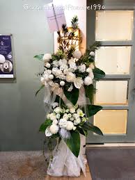 aw27 rm 380 condolencesflower sympathyflower funeralgift condolences 花圈 丧事花圈 一路好走 jbflorist flowerbouquet floristmalaysia floristshop hoa bo hoa