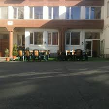 Începând cu anul 1919, după unirea transilvaniei cu românia, predarea se face în limba română. Photos At Facultatea De Drept Dimitrie Cantemir Law School In Cluj Napoca