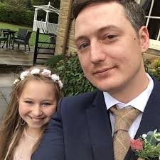 Does anyone know of a shop that sells 60" cues, preferably south east of UK?