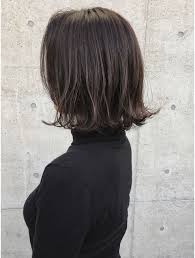 アクア アオヤマ acqua aoyama 外国人風ハイライト大人可愛い暗髪外ハネ切りっぱなしボブ 髪型 ボブ ハイライト 黒髪 ヘアスタイル記録