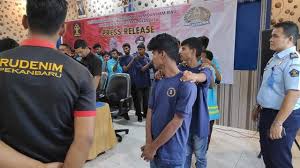 Please deposit your visa fee in favour of bangladesh high commission, kuala lumpur in any branch of may bank in malaysia. Dicuekin Pemerintahnya Imigran Bangladesh Sulit Dipulangkan Regional Liputan6 Com