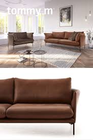 Das Wildbelassene Samtweiche Anilin Leder Zeigt In Dieser Farbe Ganz Besonders Seine Naturlichkeit Und Verschmilzt Formlich Mit Mit Bildern Sofa Design Wohnen Wohn Mobel