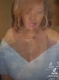 Sonya Hobbs's Instagram, Twitter & Facebook