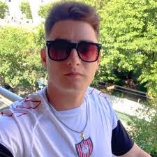 Damian Gallo's Instagram, Twitter & Facebook