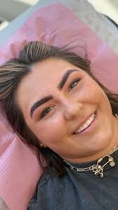 BROWS AND A SHOW 🩷 Not a confident singer HAHAHAHAH bless @taylor.lamay  for being such a good sport ☠️