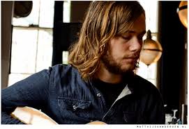 Kim Janssen does video session for Onder Invloed, covers Iron & Wine,  Jurado and Pedro The Lion!