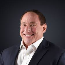 Miranda Holley's Instagram, Twitter & Facebook