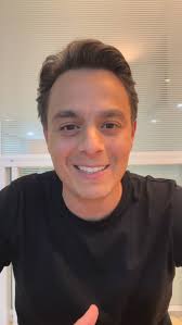 Tem aplausos que vêm de fora., Curtidas, reconhecimento, status,  resultados., E tudo isso é legítimo. Nós devemos sim nos empenhar, crescer,  prosperar, fazer nossos negócios avançarem., Mas existe uma ...