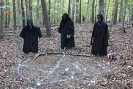 Haunted Hay Ride Idea Halloween Scene Haunted Trail Ideas Haunted Hayride