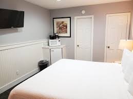 The front desk is open around the clock. Coronado Island Inn San Diego Updated 2021 Prices