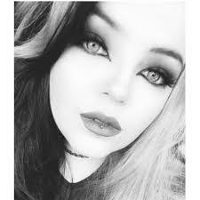 Jasmine Everett's Instagram, Twitter & Facebook