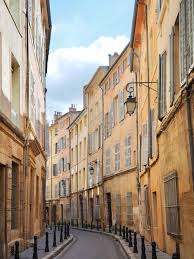 How To Spend A Perfect Day In Aix En Provence Lauren Natalia Aix En Provence Provence Scenic Tours