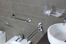 Porta asciugamani che completano l'arredo bagno i porta asciugamani sospesi si fissano alla parete mediante viti e tasselli e sono molto comodi perché non ingombrano l'area del pavimento. Marko Polo Ostanki Vizhte Nasekomi Accessori Bagno Porta Asciugamani Stevenknutson Com