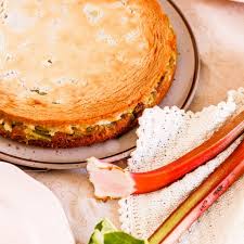 Früher sind wir fast jeden zweiten sonntag an die küste gefahren, um dieses sensationelle kuchenglück zu genießen. Dinkelvollkorn Rhabarberkuchen Mit Honig Mandel Baiserhaube Das Suss Saure Dreamteam Madam Rote Rube Und Ihre Geniale Landkuche