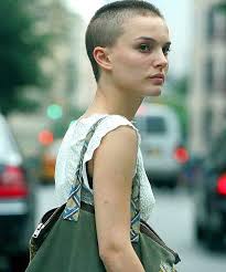 Saclari Kazitmak Sac Dokulmesini Onler Mi Styling Kurzes Haar Natalie Portman Kahle Frauen