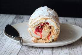 White Chocolate And Raspberry Roulade Recipe Raspberry Roulade Chocolate Roulade Roulade