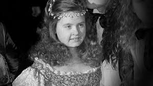 They play a repertoire of rock, pop, and folk music, and sing fluently in english, spanish, german, and basque. The Kelly Family Absolute Funkstille Seit Dem Tod Von Barby 45 Haben Sie Sich Zuruckgezogen Bunte De