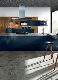 Kuche In Schwarz Matt Oder Hochglanz Was Ist Besser Kuchenfinder Kuche Schwarz Kuchendesign Kuchen Design