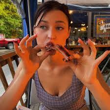 Rosa George's Instagram, Twitter & Facebook