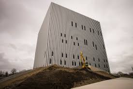 The bronx library center is the largest public library in the bronx, with extensive collections of print it features new york public library's premiere latino and puerto rican heritage collection and was. An Unneighborly Building That Hums With Lifesaving Capacity The New York Times