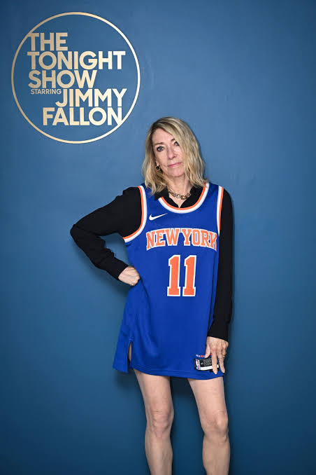 Watch Kim Gordon Play &ldquo;Play Me&rdquo; on The Tonight Show | Pitchfork