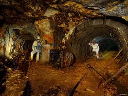 În majoritate, construite în perioada dominației romane la roșia montană, care pe vremea aceea se numea alburnus maior. Foto Imagini Impresionante Cu Galeriile PÄrÄsite Din RoÈia MontanÄ Surprinse De Un TanÄr Speolog Ceh Alba24