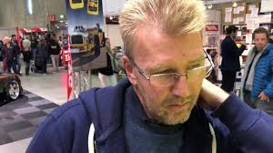 Rolf Arnestad forteller om bilen han og Martin Schanche bygde.