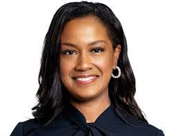 Tara Davey's Instagram, Twitter & Facebook