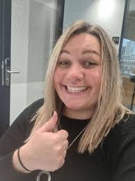 Julie Benham's Instagram, Twitter & Facebook