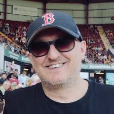 Laura Romanowski's Instagram, Twitter & Facebook