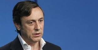 Manuel cervera, oftalmólogo de profesión, deja su escaño en la cámara baja por motivos de tipo personal y. Las Perlas De Hernando Publico