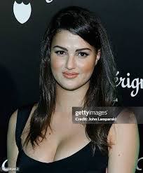 Kelly Rohr's Instagram, Twitter & Facebook