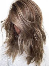 Let us show you some styling tricks for medium haircuts. 20 Refreshing Medium Length Hair Colour Styles In 2019 The Latest 20 Refreshing Medium Leng Cabello Castano Con Reflejos Coloracion De Cabello Look De Cabello