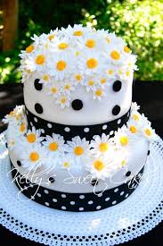 Amazing Black And White Daisy Cake Daisy Cakes Cake Amazing Cakes
