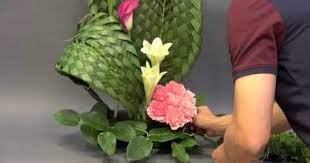 Floral Hand Tied Bouquet Tutorial How To Make Youtube Creative Flower Arrangements Tropical Flower Arrangements Ikebana Flower Arrangement