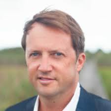 Scott Acton's Instagram, Twitter & Facebook