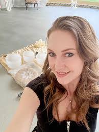 Leah Gribbin's Instagram, Twitter & Facebook