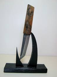 Pin By Henry On Hunting Knives Knife Stand Hunting Knife Wood Crafts
