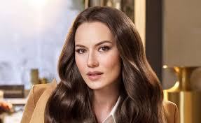 Fahriye studied sociology for one year in germany. Fahriye Evcen Kimdir Nereli Boyu Yasi Dizileri Ailesi